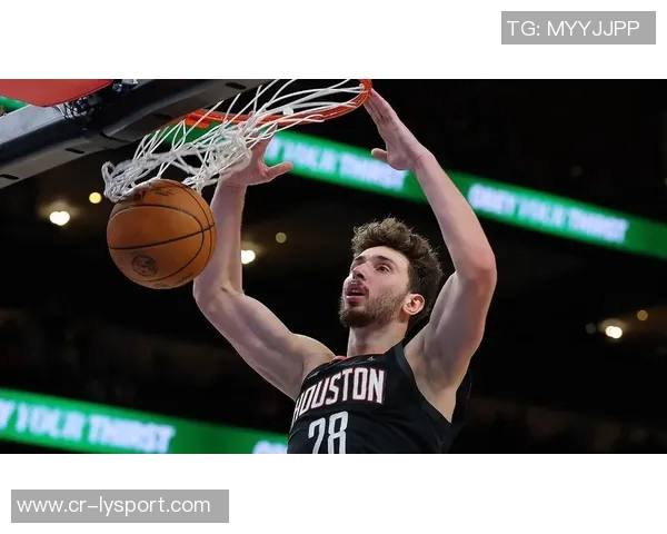 特雷杨谈申京防守影响进攻节奏指出训练中的盲区问题