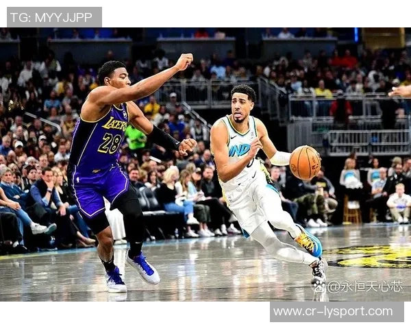 湖人强势统治篮板战场前场篮板狂揽24个总数领先对手17个 湖人强势统治篮板战场前场篮板狂揽24个总数领先对手17个