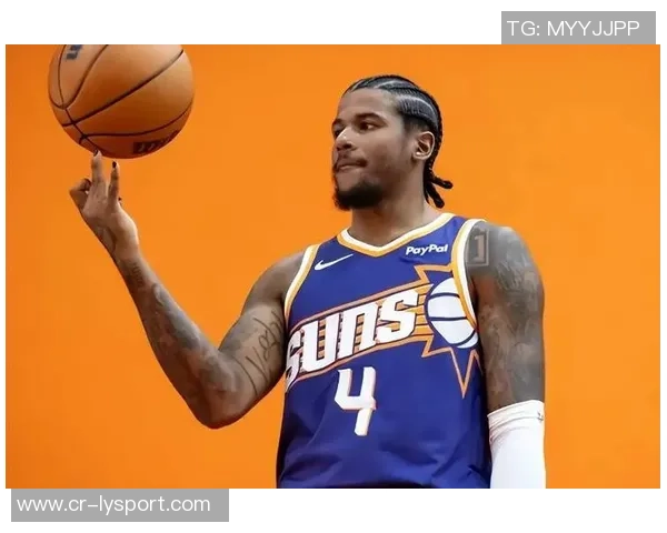 杰伦格林高中球衣退役仪式太阳主教练与新队友齐聚祝贺 杰伦格林高中球衣退役仪式太阳主教练与新队友齐聚祝贺