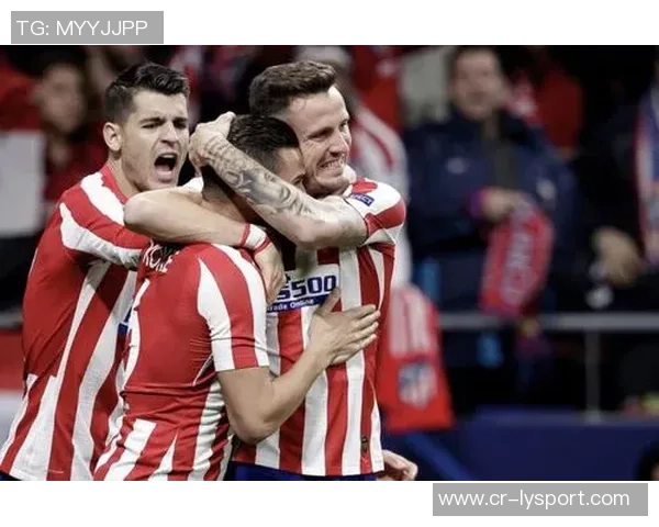 比甲比赛因球迷投掷水杯击中主裁在第87分钟意外中止引发热议 比甲比赛因球迷投掷水杯击中主裁在第87分钟意外中止引发热议